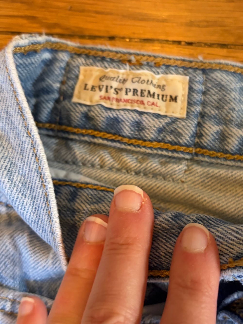 Levi’s Wedgie Straight Jeans Light Wash Button Fly W29 L26 Petite - Picture 8 of 11